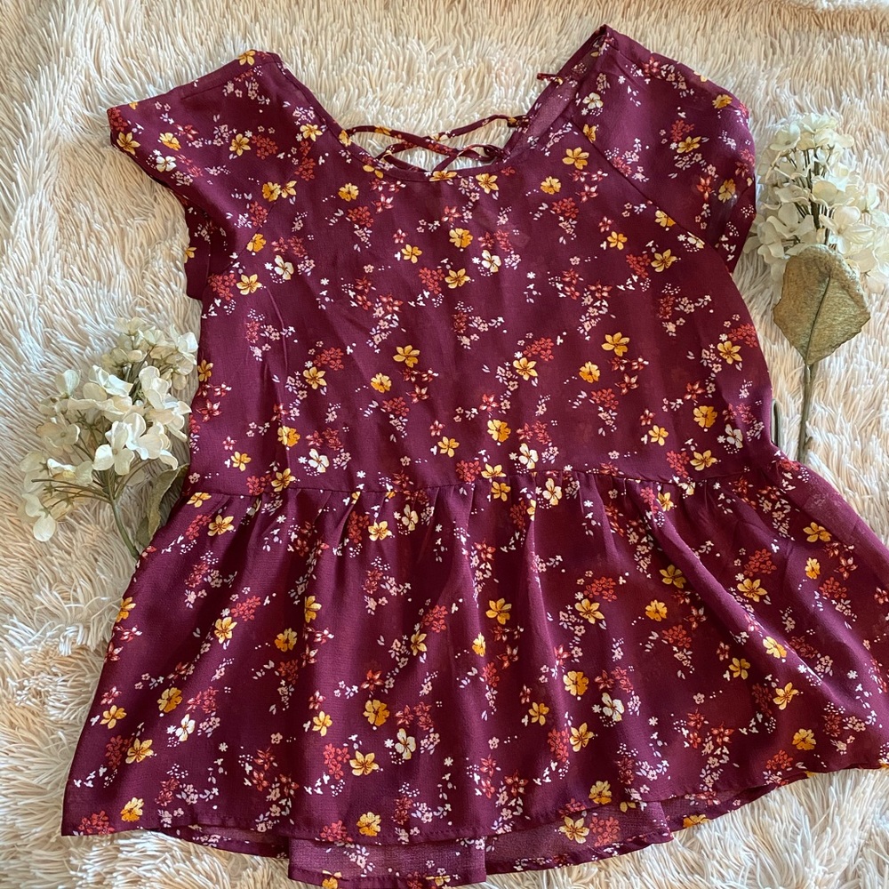 Cute floral top🌺